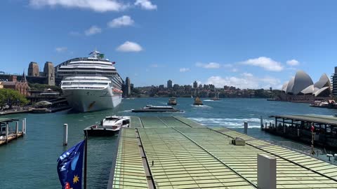 Sydney's Iconic Harbour: A Time-Lapse journey (Opera House and Harbour Bridge