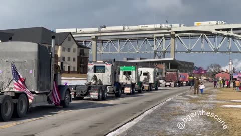 Trucks slow rolling by the Blue Water Bridge at today’s protest against vaccine mandates and Covid restrictions near the Canadian border in Port Huron, Michigan