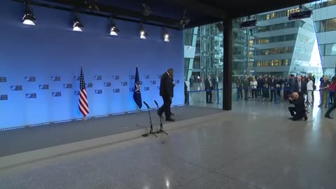 "High-Level Talks: NATO Secretary General and US Defense Secretary Discuss Military Alliances"