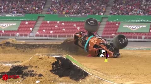 Crazy Monster Truck Crashes