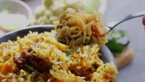 If you want to eat spicy pulao then this avakaya pulao is the best Trending Avakaya Veg Pulao recipe