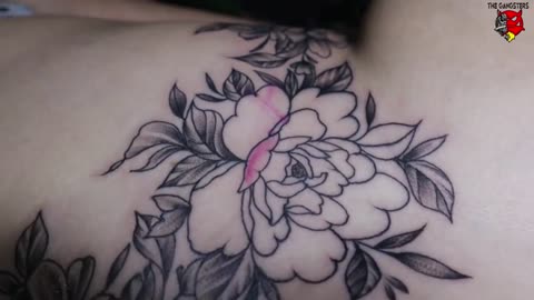 Best under-chest flower tattoos: Bikin gemes bulet banget