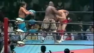 (1990.10.04) Abdullah The Butcher & Kimala vs Andre the Giant & Giant Baba - AJPW