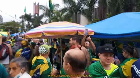 LOTADOS DE PATRIOTAS NO QG DO IBIRAPUERA SP