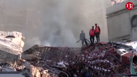The moment the bridge with cars collapses in Russia - Serious damage caused to the railway line