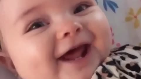 Cute baby girl giggling 😍