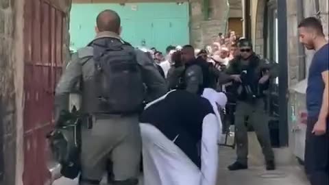 IOF, IDF, Occupation illegal forces attack worshippers leaving Al-Aqsa