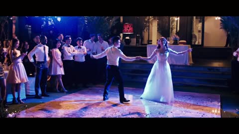 Newlyweds Perform Spectacular First Dance At Wedding