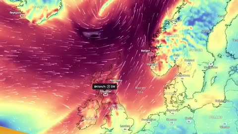 🌪️#IngunnStorm is causing destruction on the coast of Norway!