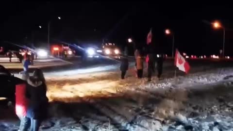 🚨 - The freedom trucker convoy driving through Moose Jaw,