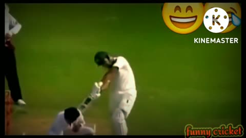 Super funny cricket video/ super FUNNY player on cricket field/ cricket fun