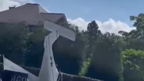 A Belgian plane breaks down and makes an emergency landing with a large parachute