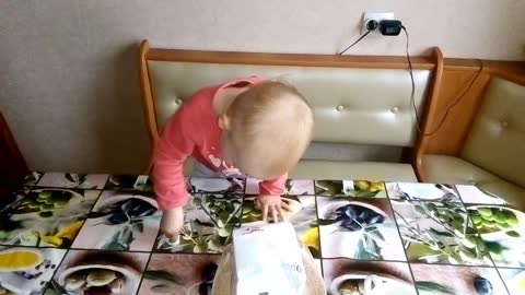 The child does the cleaning. Watch the end.