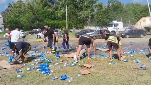 Argentina | Un camión de cerveza volcó en la ciudad argentina