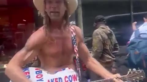'Naked Cowboy' sings pro-border song in front of illegals