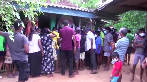 Huge crocodile captured on Sri Lankan doorstep