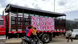 Camioneros de Santander protestan por peajes en la vía a Cúcuta