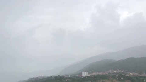 Lluvia y nublado