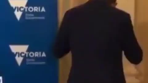 Is premier of Victoria Dan Andrews sniffing cocaine immediately before a press conference?