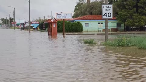 Flooding continues as historic tropical storm #Hilary moves over the Yucca Valley