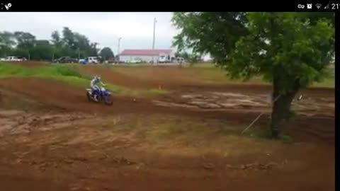 Rippin on the 2 Stroke Yamaha dirtbike #motocross