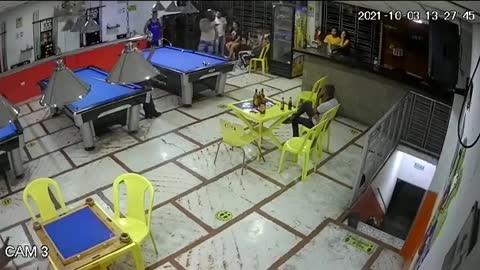 Attempted Robbery in Colombian Billiard Club Goes Bad for Robber