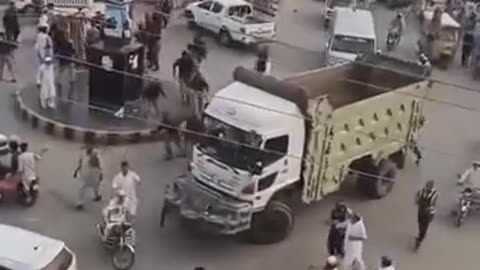 Peshawar Pti Worker And Kpk Police Fight