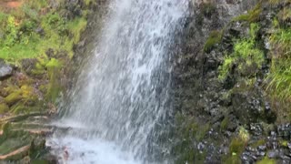 Central Oregon - Three Sisters Wilderness - Obsidian Creek Crossing + Walking Obsidian Falls!