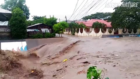10 Shocking Tsunami And Wave Moments Caught On Camera - Natural Disasters - Mother Nature Got Angry