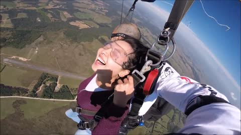 WHAT IT'S LIKE JUMPING A PARACHUTE