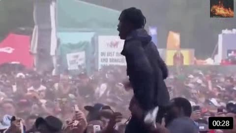 Watch Travis Scott Order the attack of a 10 yr old that Died