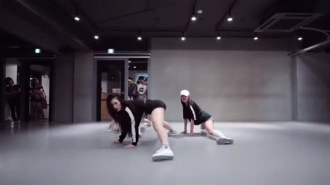 Hot Korean Girls Dance Video