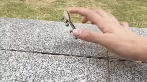 finger skateboard