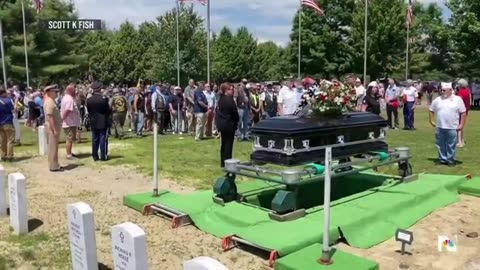 Over 500 strangers united to honor fallen veteran