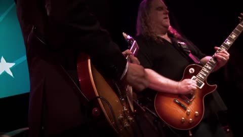 Warren Haynes ­with Joe Bonamassa - Breaking Up Somebody's Home - Guitar Center's King of the Blues 2011