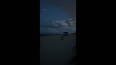 Miami Beach Night Time Windy & Lightning Ambiance (1 hour ASMR)