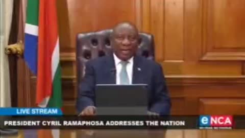 Il presidente del Sudafrica, rifiuta i mandati di vaccinazione e i passaporti sui vaccini.