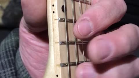 4 ways to play 5 half steps with 4 fingers, from higher to lower