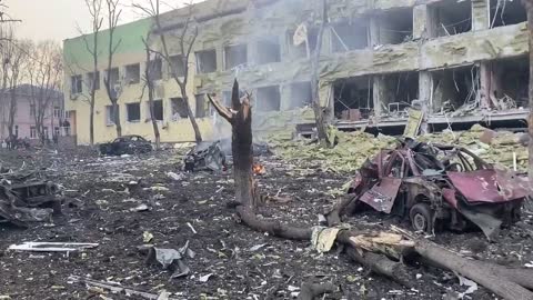 Children's hospital building in #Mariupol after Russian bombing campaign.