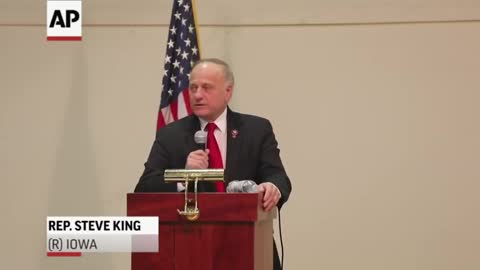 Rep. King applauded by constituents at Iowa event