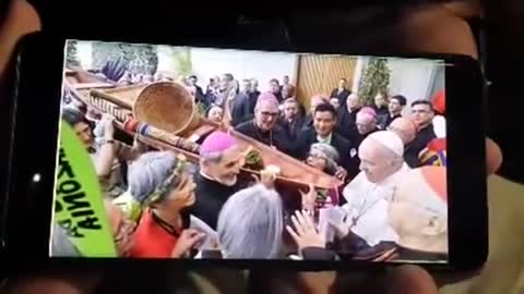 LA DEA MADRE TERRA PAGANA INCA PACHAMAMA O LA SANTA MARIA MADRE DEL FIGLIO DI DIO DI NOME GESù? L'IDOLATRIA DI BERGOGLIO E DI CHI È IN COMUNIONE CON LUI NELLA FALSA CHIESA MASSONICO SATANICA PAGANA GESUITA VATICANA. CATECHESI DON MINUTELLA 5/8/2020