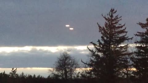 Alleged Multiple UFO Sighting in Hamilton, Ontario