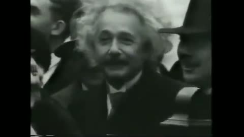 Einstein cracks joke