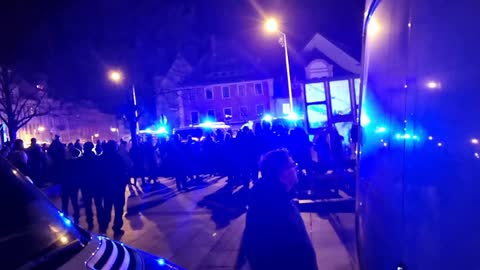 Polizeieinsatz in Bautzen, 03 01 2022, Spaziergang Innenstadt, Kundgebung Kornmarkt