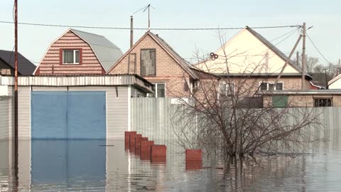 Shelters open in flooded Russia's Orenburg region