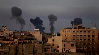 Israeli building hit by Gaza rocket, several wounded