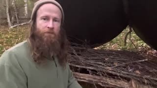 Simple bushcraft bed