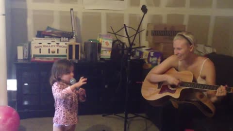 Adorable toddler shows off freestyle singing skills