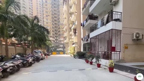 Gaur City 7th Avenue Ready to Move Apartments Noida Extension