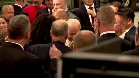 VIDEO: Biden mingles with dozens of maskless people.